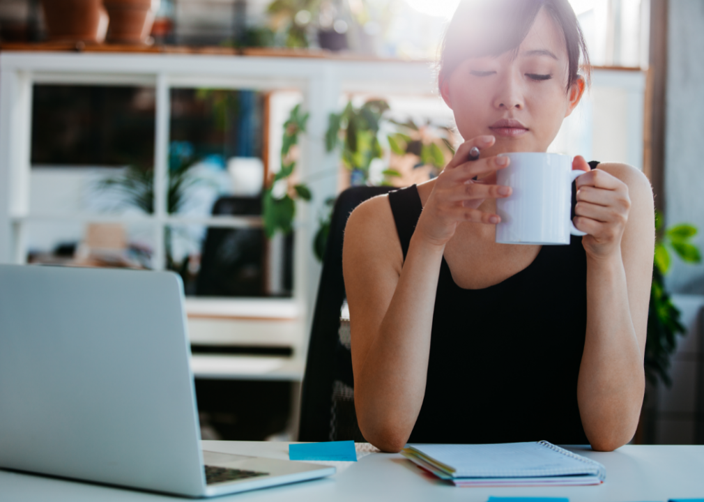 10 ways to prioritize your mental health during work